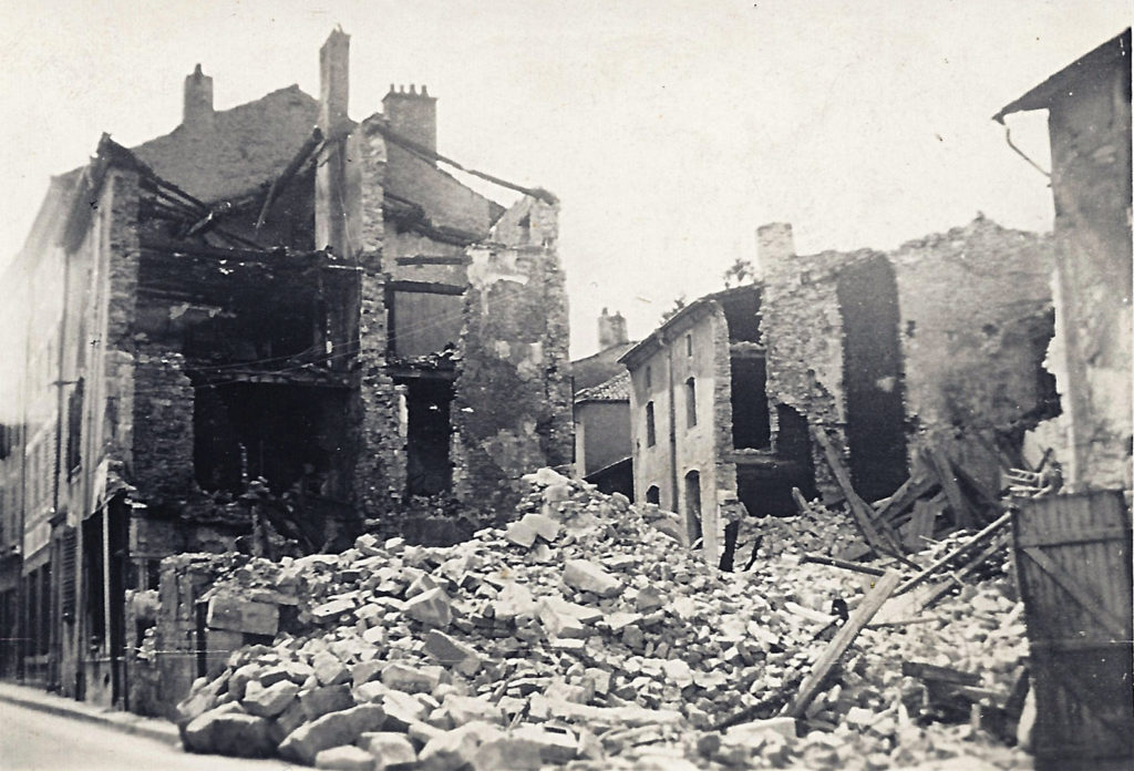 Immeuble de la brasserie suite au bombardement de Juin 1940