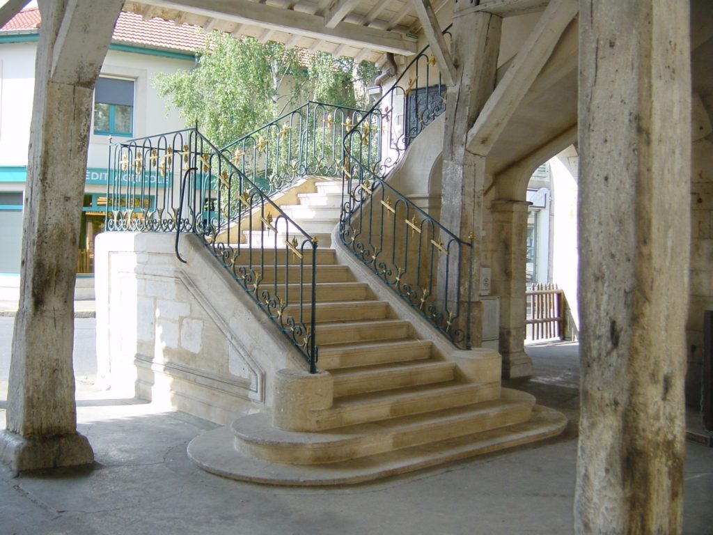 Escaliers sous les Halles de Vézelise