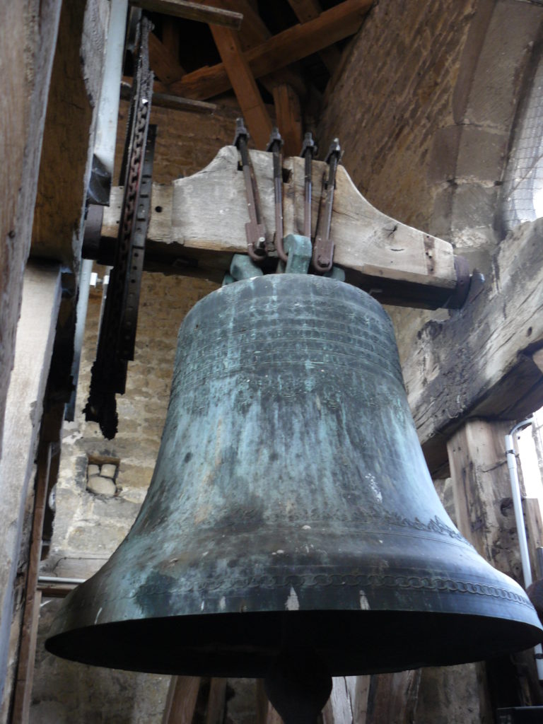 L'une des 4 cloches de l'église de Vézelise