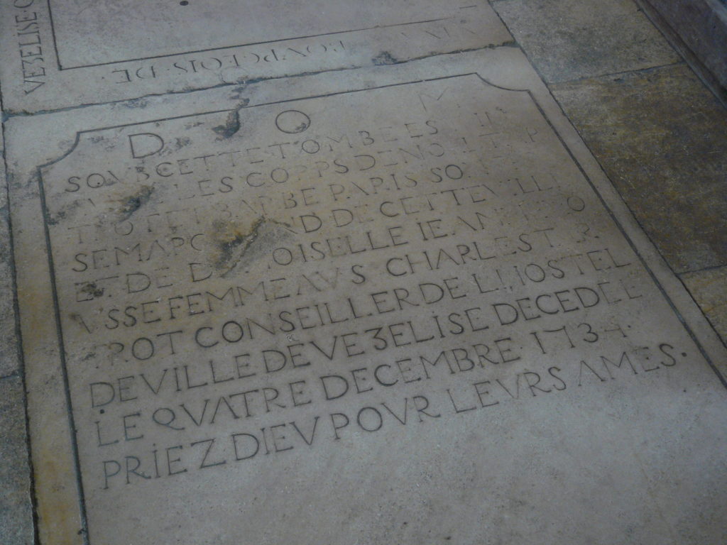 Pierre tombale dans l'église de Vézelise
